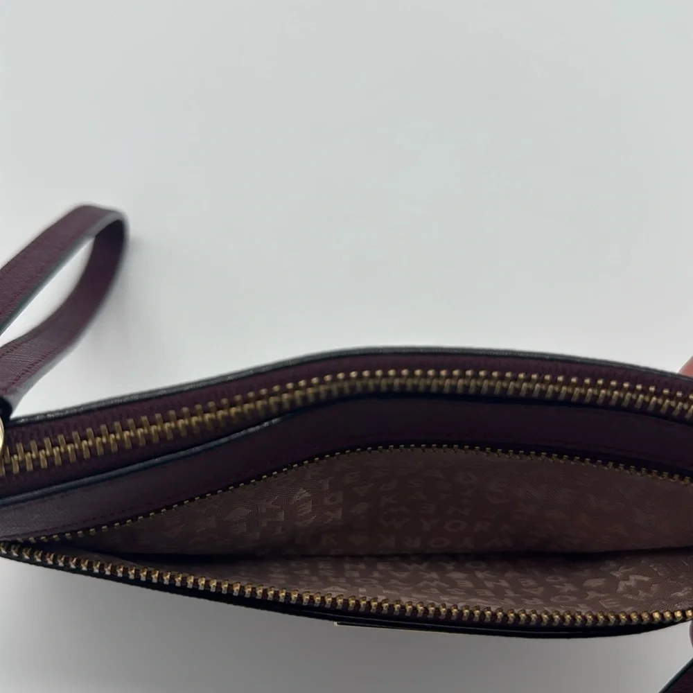 Kate Spade New York‎ Maroon Wristlet Wallet